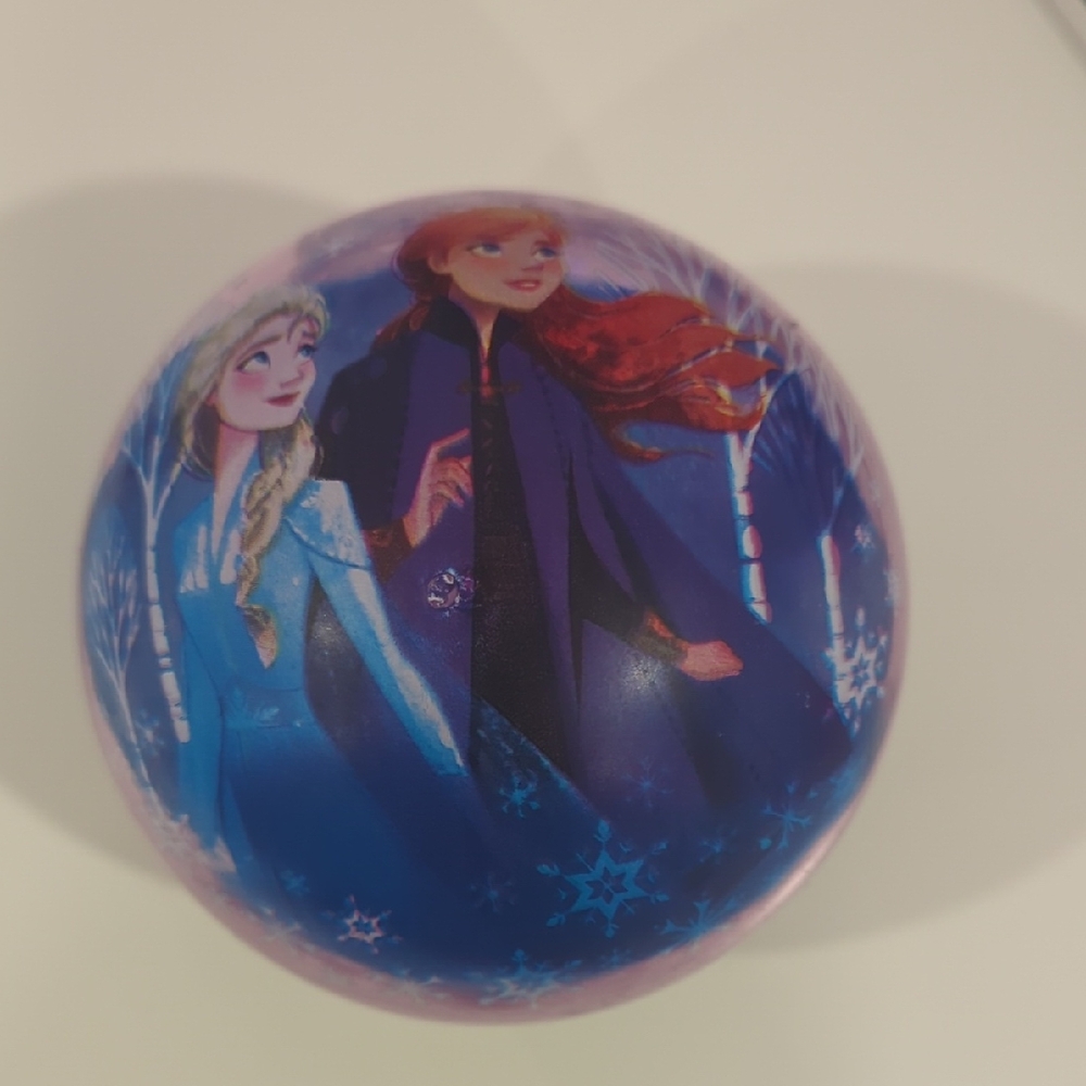 Disney Frozen Anna & Elsa 4.5 Inch Kids Ball Princess Toddler Toy Like New